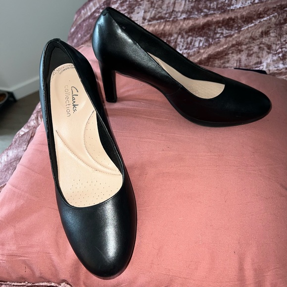 Clarks Ambyr Joy Platform Pump - Picture 1 of 6